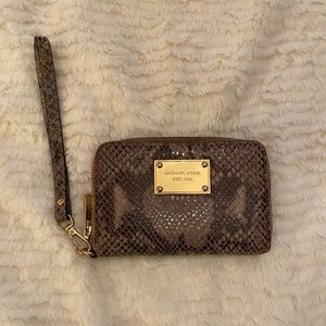 COPY - michael kors wristlet (snakeskin)
